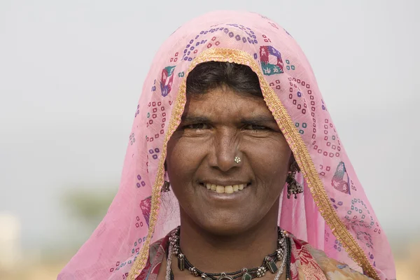 Mulher indiana mendigo em Pushkar, Índia — Fotografia de Stock