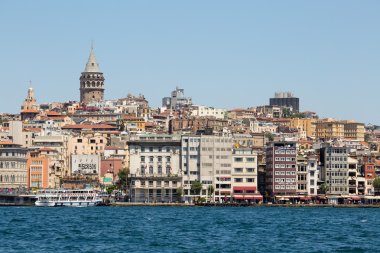 Galata Kulesi ve su Haliç. Istanbul, Türkiye