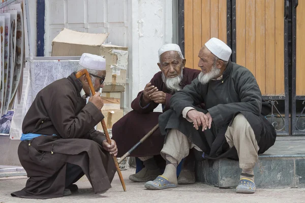 Hommes musulmans indiens dans les rues de Leh, Inde — Photo