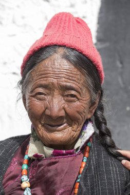 Hemis Manastırı Tibetli Budist yaşlı kadınlar. Ladakh, Kuzey Hindistan