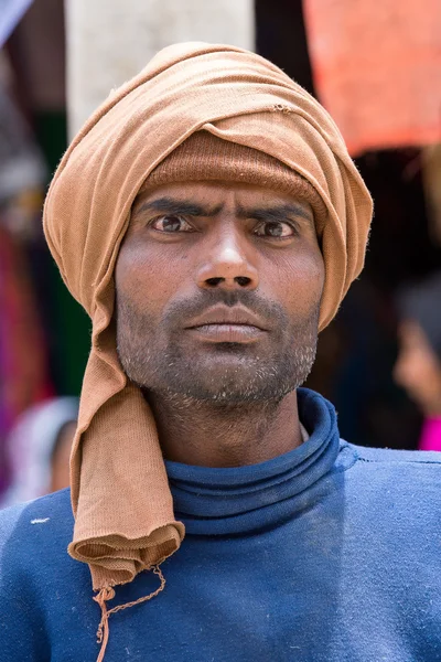 Porträt Mann auf der Straße in leh, ladakh. Indien — Stockfoto