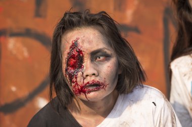 Bir zombi portresi. Bangkok, Tayland