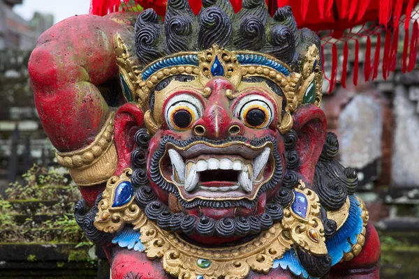 Traditional Balinese God statue in temple. Indonesia — Stock Photo, Image