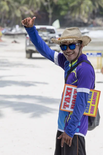 Retrato tailandês homem na praia na ilha de Koh Phangan, Tailândia — Fotografia de Stock