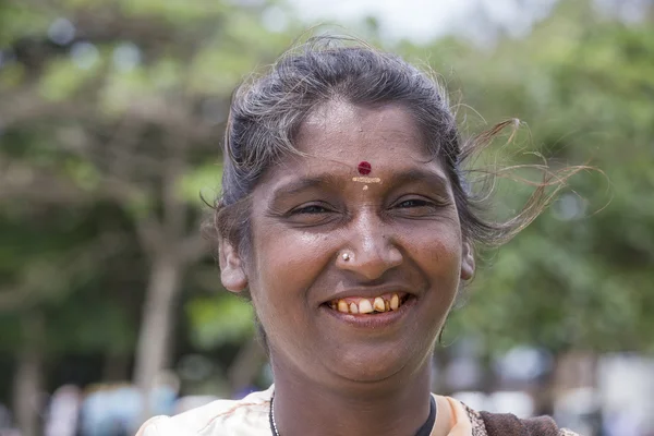 Porträt einer Bettlerin auf einer Straße. sri lanka. Nahaufnahme — Stockfoto