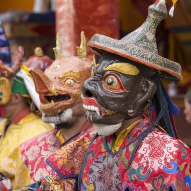 Tibet lamas mistik maskesi Hemis Gompa, Ladakh, Kuzey Hindistan Yuru Kabgyat Budist festivalin zamanında Tsam gizem dans dans giymiş