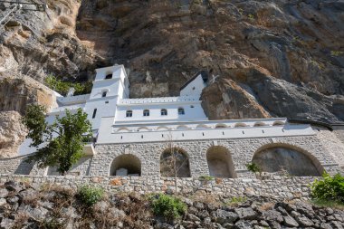 Karadağ - St. Vasilije Ostroski, üst kilise Ostrog Manastırı