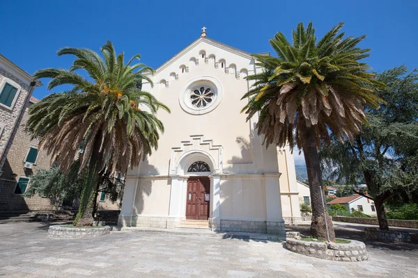 Igreja Ortodoxa do Arcanjo Miguel em Herceg Novi, Montenegro — Fotografia de Stock