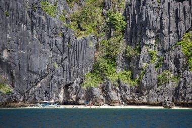 Harika lagün El Nido, Filipinler. Su kaya ve deniz