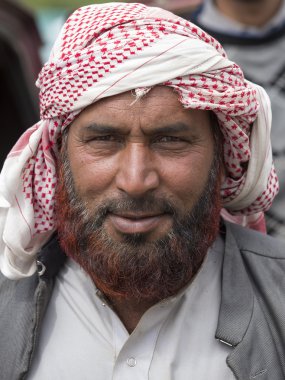 Srinagar, Keşmir, Hindistan portre Hintli Müslüman erkekte. 