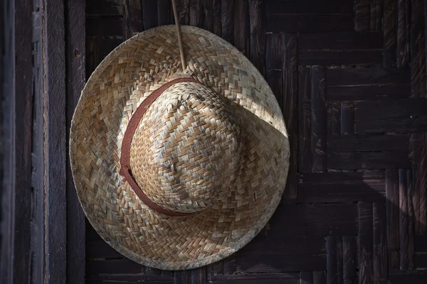 Viejo sombrero de paja, de cerca — Foto de Stock