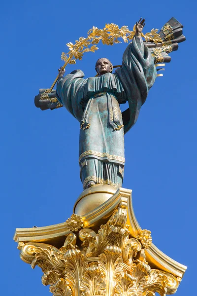 Monumento a la independencia en Kiev, Ucrania — Foto de Stock