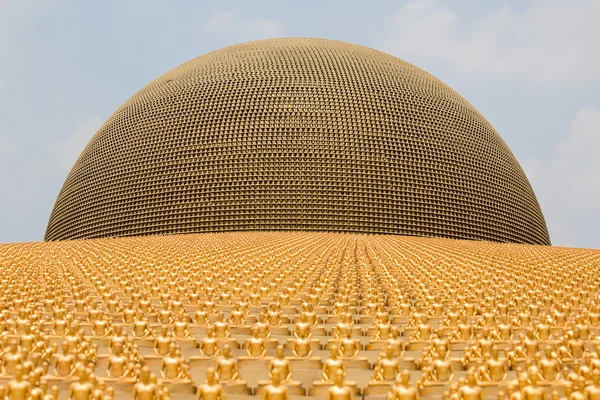 Wat Phra Dhammakaya. Buddhist temple in Bangkok, Thailand — Stock Photo, Image