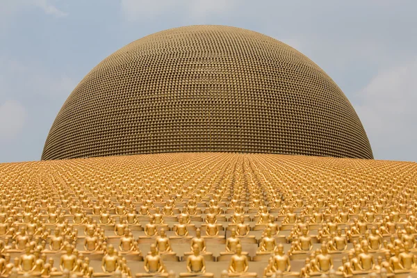 Wat Phra Dhammakaya. Buddhist temple in Bangkok, Thailand — Stock Photo, Image