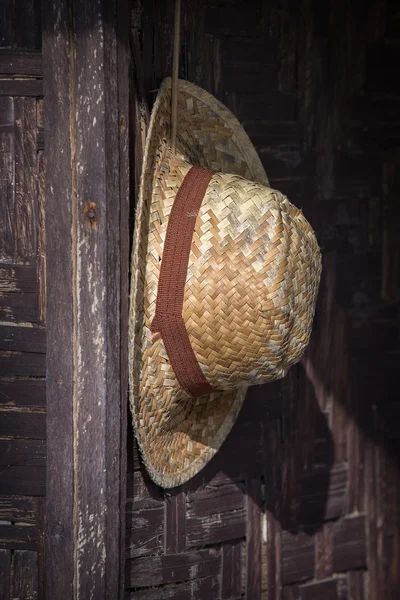 Alter Strohhut, aus nächster Nähe — Stockfoto