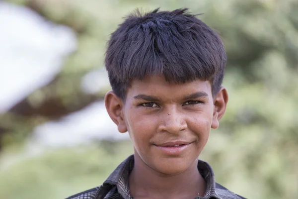 Porträt eines indischen Jungen in Pushkar. Indien — Stockfoto