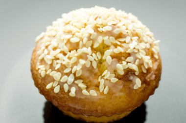 kek, pasta, cupcake susam ile