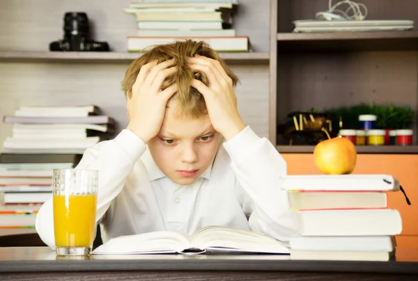 Child and book — Stock Photo, Image