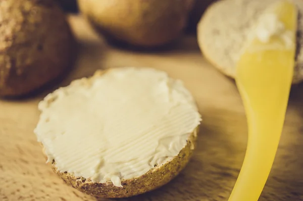 Bun with butter — Stock Photo, Image