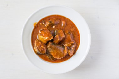 domates soslu balık konserveler