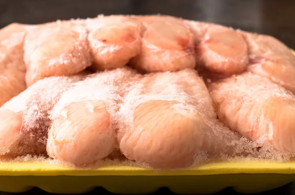 Alitas de pollo congeladas — Foto de Stock