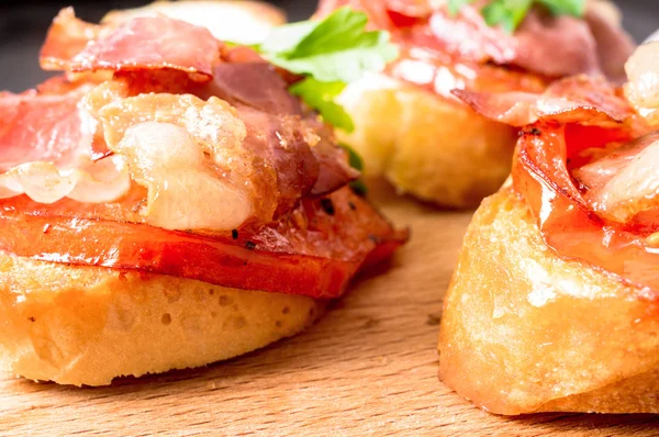 Tapas with bacon — Stock Photo, Image