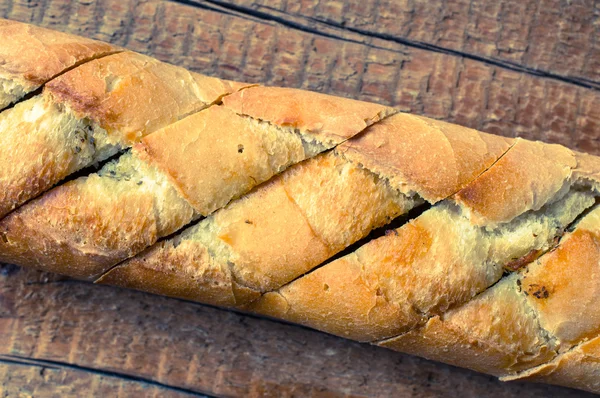 Baguette mausteilla ylhäältä — kuvapankkivalokuva