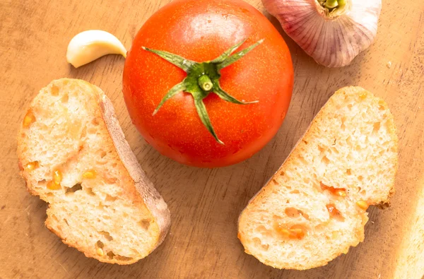 Τάπας, ορεκτικό ντομάτα και σκόρδο — Φωτογραφία Αρχείου