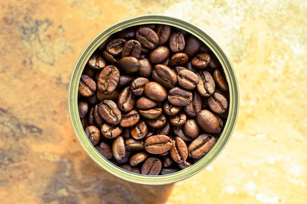 Granos de café en la olla —  Fotos de Stock