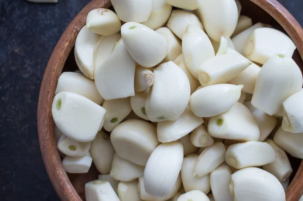 Peeled garlic cloves closeup — Stock Photo, Image