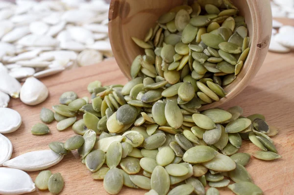 Peeled pumpkin seeds — Stock Photo, Image