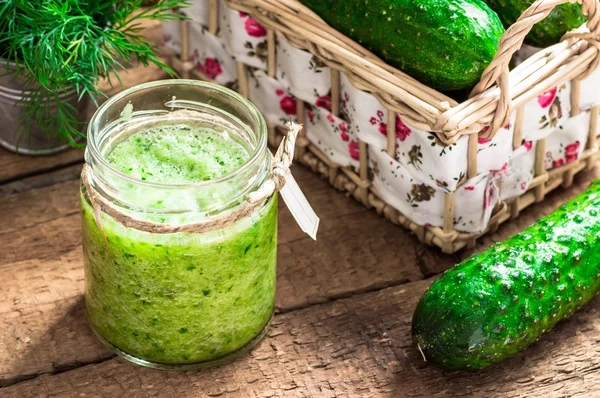 Vaso de batido de pepino fresco —  Fotos de Stock