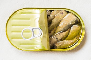 Oval tin sprats in oil