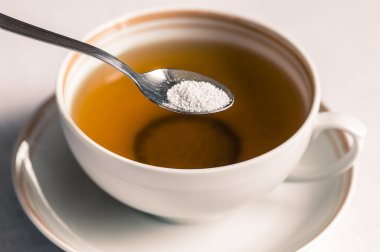 Tatlandırıcı olarak bir kaşık çay