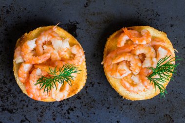 Karides ile iki tapas meze