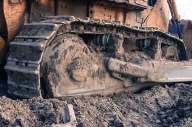 Çalışmak için parça buldozer