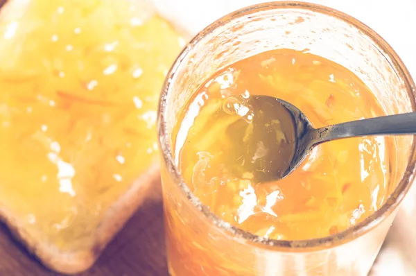 Portakal reçeli ile jar — Stok fotoğraf