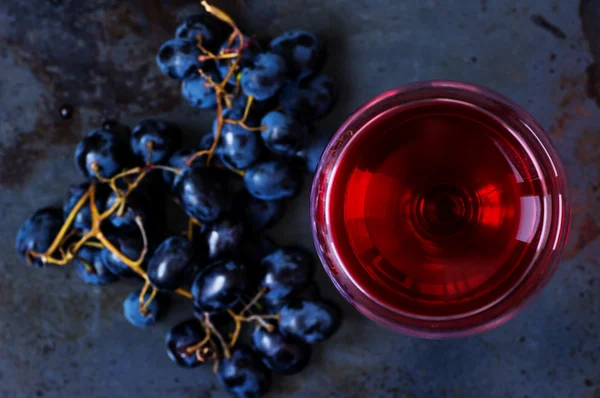 Glass of young red wine — Stock Photo, Image