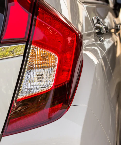 Detalhe sobre a luz traseira de um carro . — Fotografia de Stock
