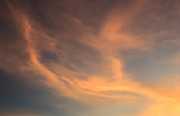 美しい日の出の空と雲の背景. — ストック写真