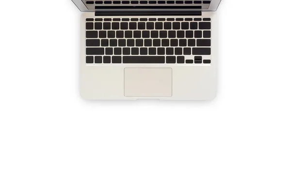 Офісний Стіл Ноутбуком Білому Офісному Столі Копіювальним Простором — стокове фото