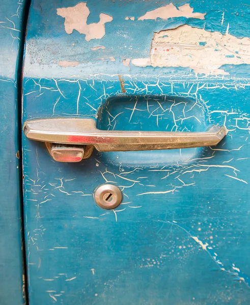Bliska stary zardzewiały samochód drzwi — Zdjęcie stockowe