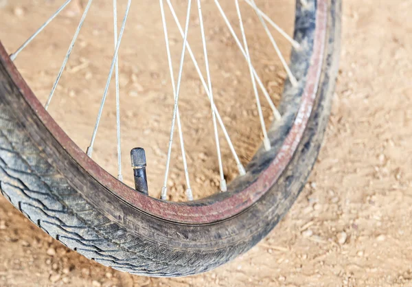 Rueda de bicicleta y neumático de cerca —  Fotos de Stock