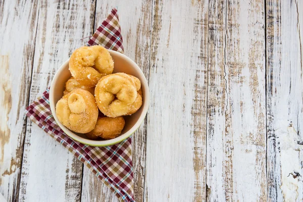 Donut in ceremic bowl — Stock Photo, Image