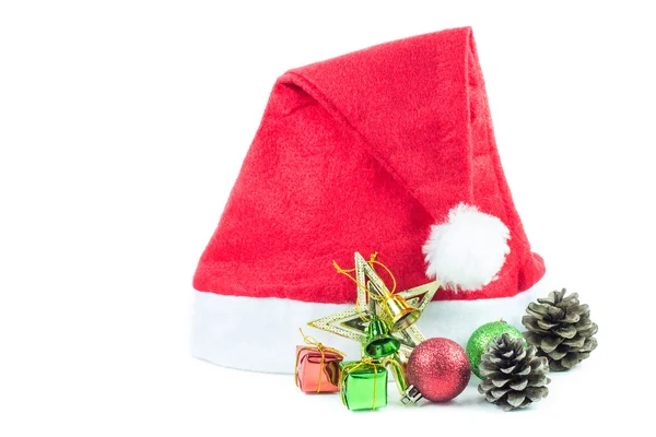 Sombrero rojo de Santa Claus sobre fondo blanco — Foto de Stock