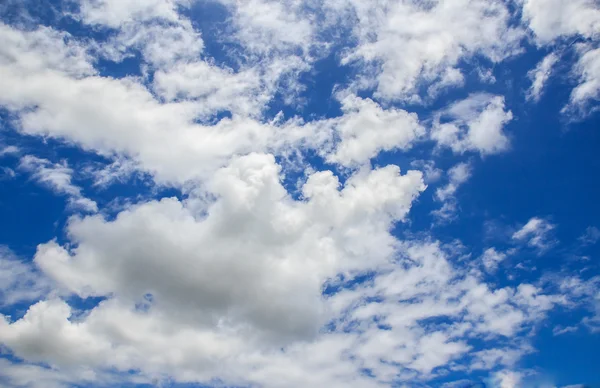 White cloud and blue sky background — Stock Photo, Image