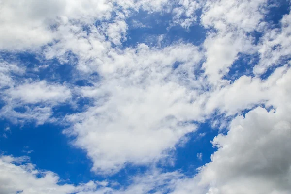 White cloud and blue sky background — Stock Photo, Image
