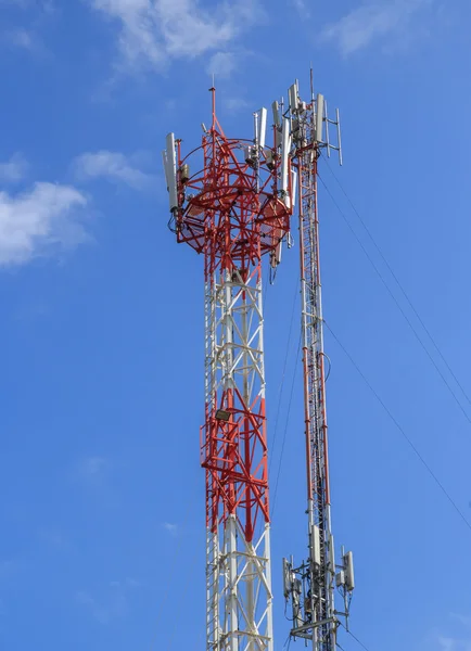 Communications tower with beautiful blue sky — Stock Photo, Image