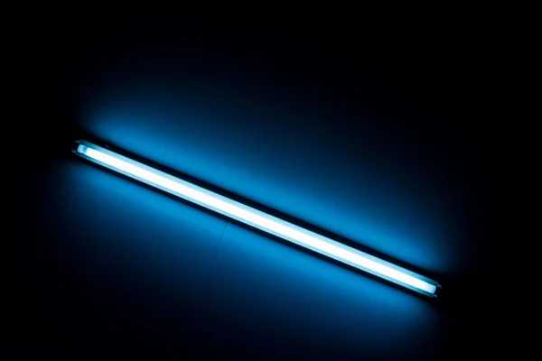 Detalhe de um tubo de luz fluorescente — Fotografia de Stock