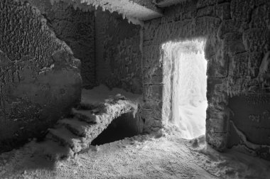 karla kaplı Harabeleri